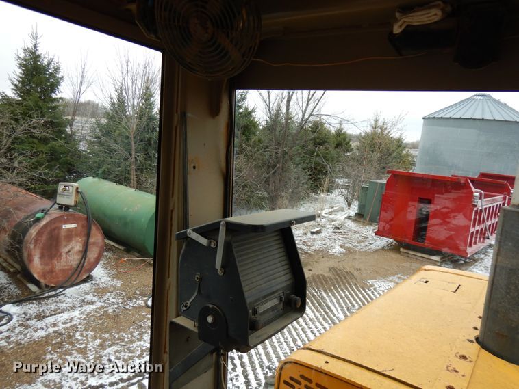 image for item HR9193 1990 John Deere 670B  motor grader