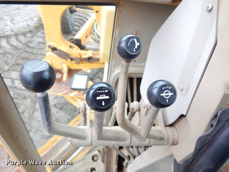 image for item HR9193 1990 John Deere 670B  motor grader