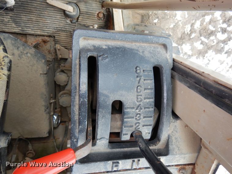 image for item HR9193 1990 John Deere 670B  motor grader