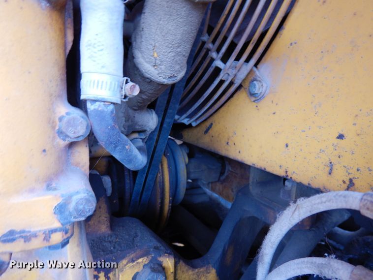 image for item HR9193 1990 John Deere 670B  motor grader