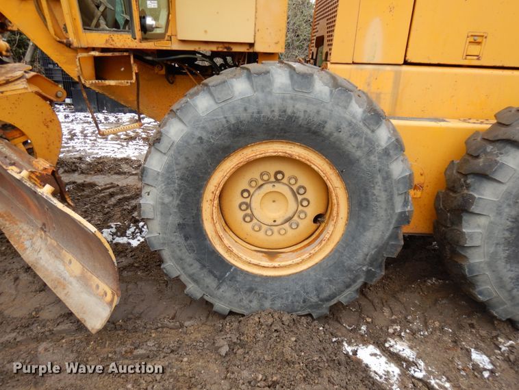 image for item HR9193 1990 John Deere 670B  motor grader