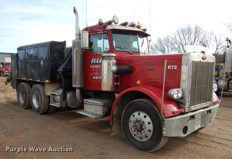 image for item HR9202 1978 Peterbilt 359  utility / service truck