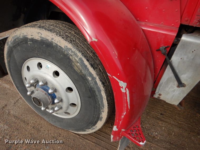 image for item HR9202 1978 Peterbilt 359  utility / service truck