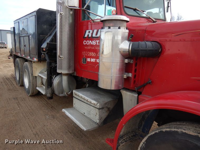 image for item HR9202 1978 Peterbilt 359  utility / service truck