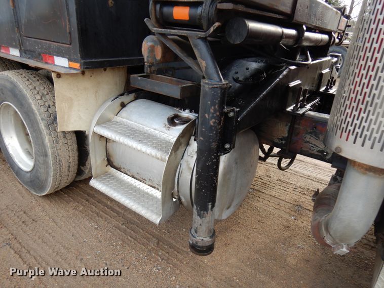 image for item HR9202 1978 Peterbilt 359  utility / service truck