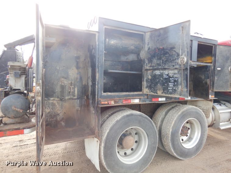 image for item HR9202 1978 Peterbilt 359  utility / service truck