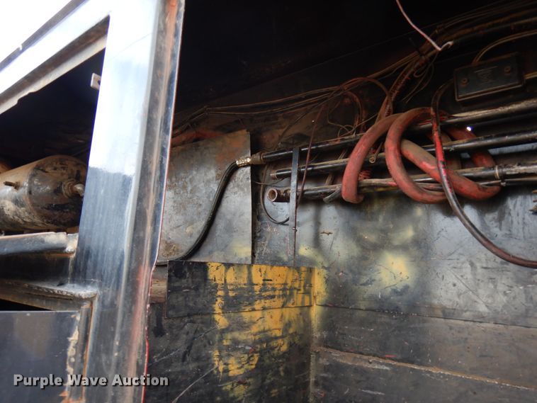 image for item HR9202 1978 Peterbilt 359  utility / service truck