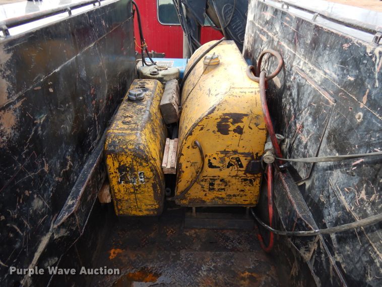 image for item HR9202 1978 Peterbilt 359  utility / service truck