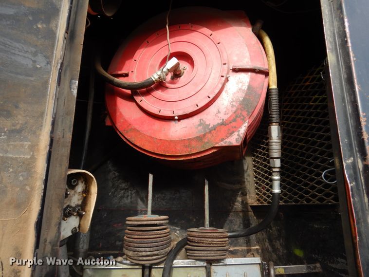 image for item HR9202 1978 Peterbilt 359  utility / service truck