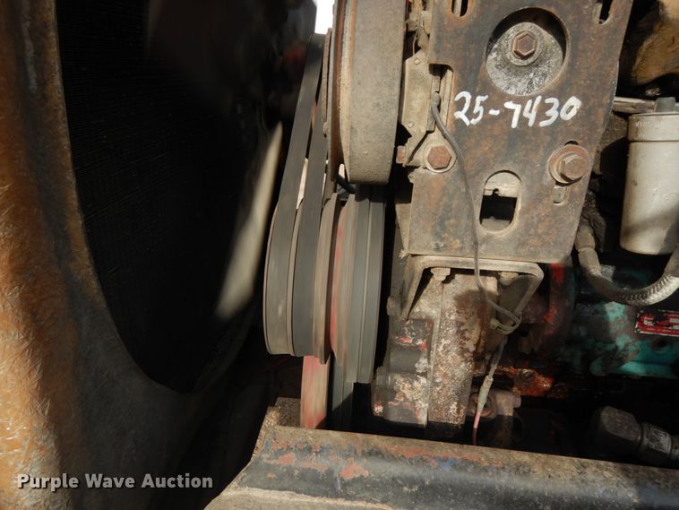 image for item HR9202 1978 Peterbilt 359  utility / service truck