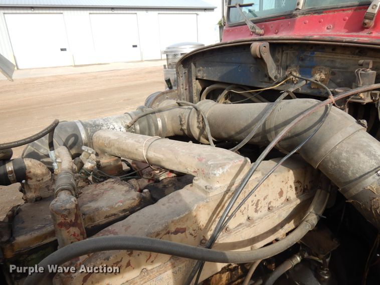 image for item HR9202 1978 Peterbilt 359  utility / service truck