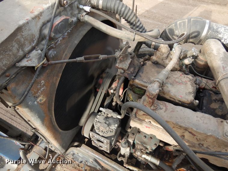 image for item HR9202 1978 Peterbilt 359  utility / service truck