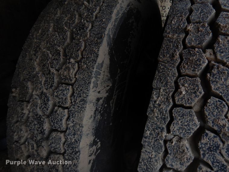 image for item HR9202 1978 Peterbilt 359  utility / service truck