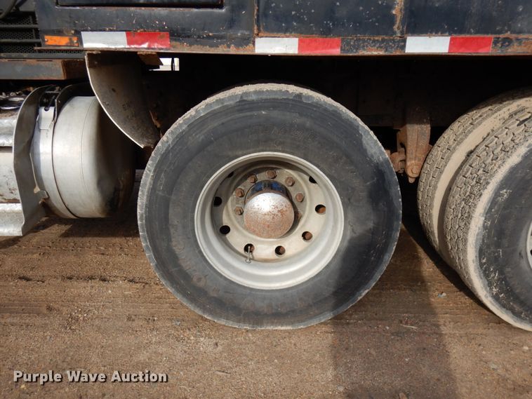 image for item HR9202 1978 Peterbilt 359  utility / service truck