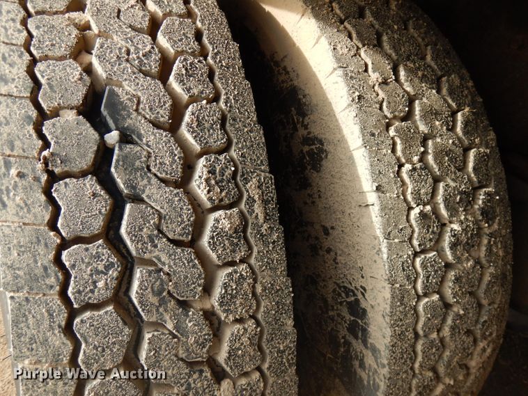 image for item HR9202 1978 Peterbilt 359  utility / service truck