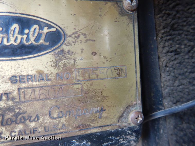 image for item HR9202 1978 Peterbilt 359  utility / service truck