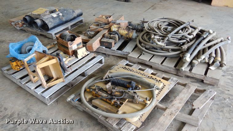 image for item HR9208 Caterpillar 631C scraper parts