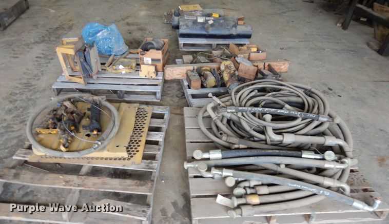 image for item HR9208 Caterpillar 631C scraper parts