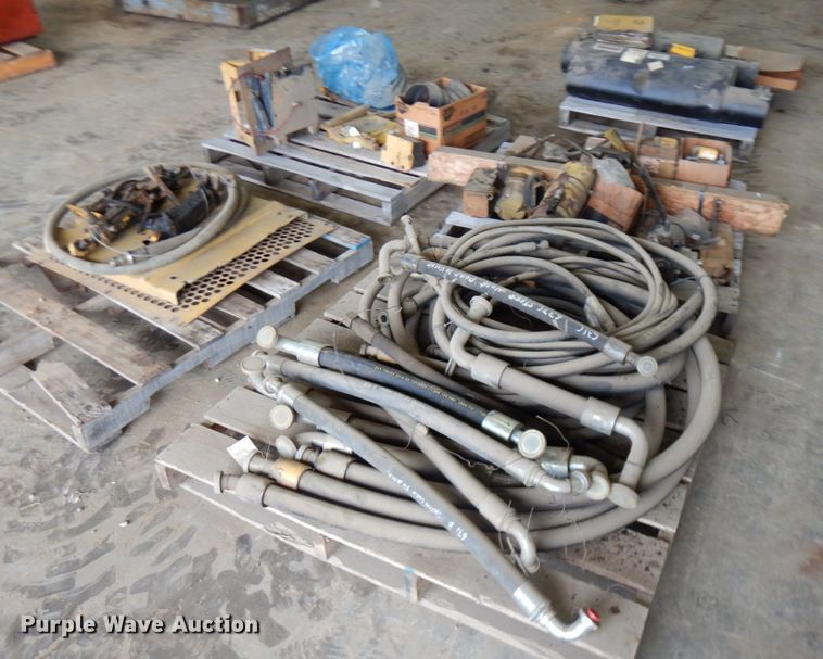 image for item HR9208 Caterpillar 631C scraper parts