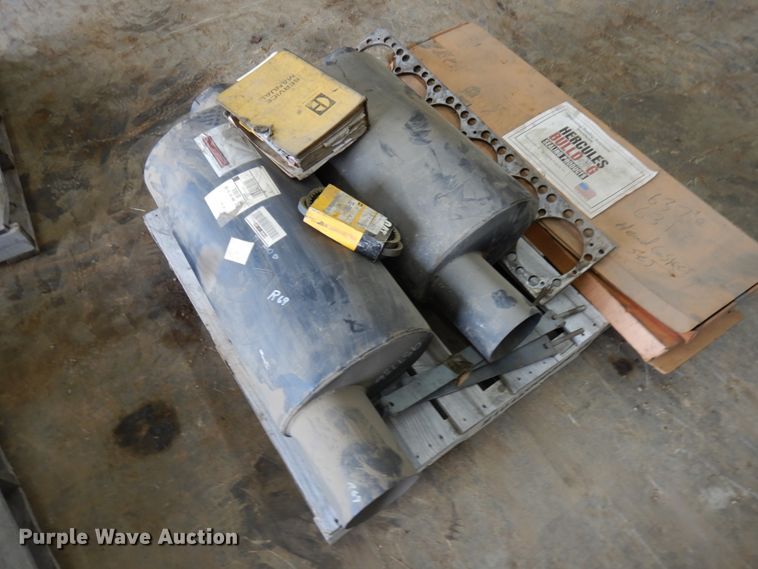 image for item HR9208 Caterpillar 631C scraper parts