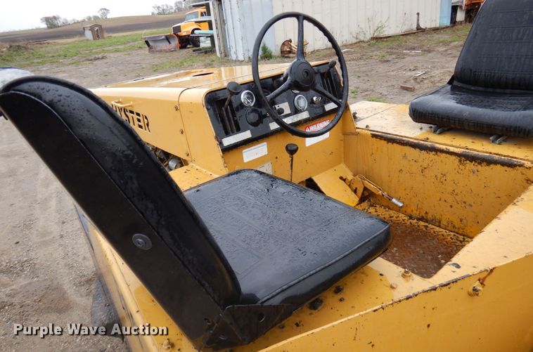 image for item HR9213 Hyster C530A  pneumatic roller