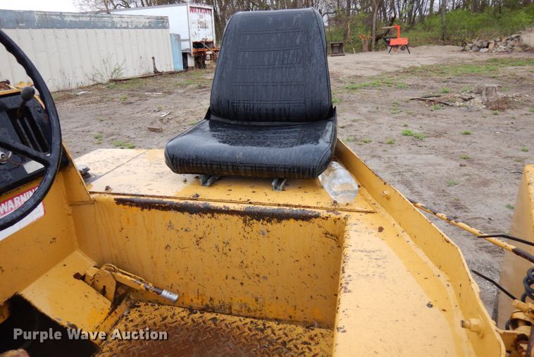 image for item HR9213 Hyster C530A  pneumatic roller