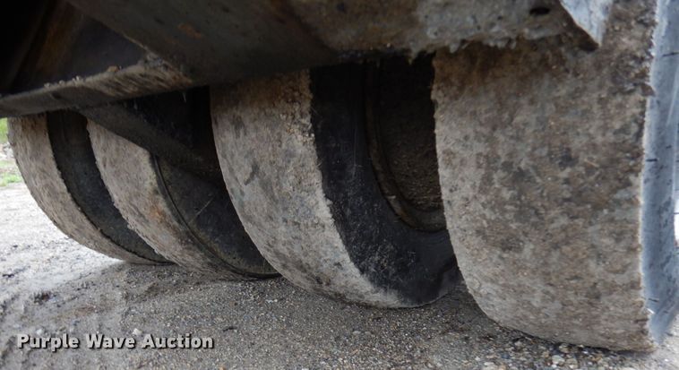 image for item HR9213 Hyster C530A  pneumatic roller