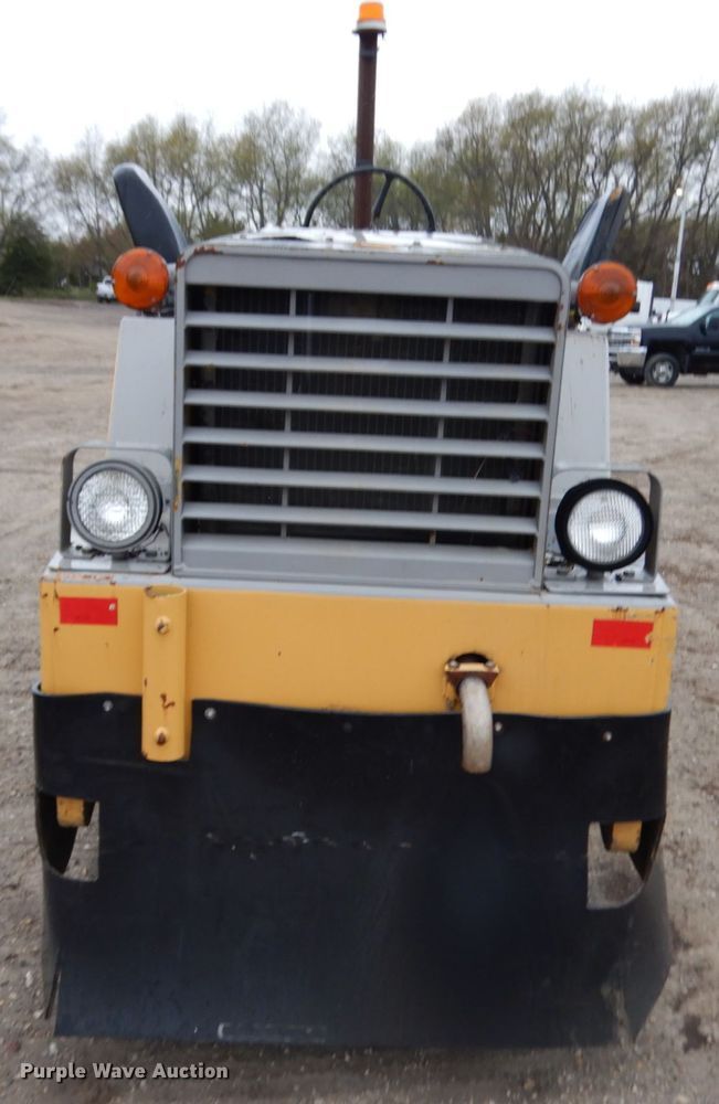 image for item HR9214 Hyster C530A  pneumatic roller