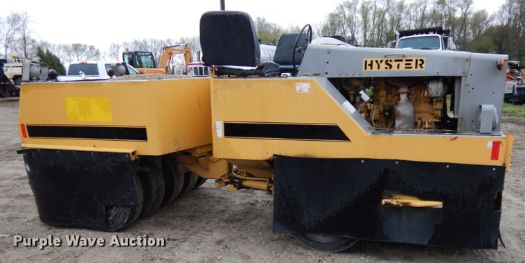 image for item HR9214 Hyster C530A  pneumatic roller