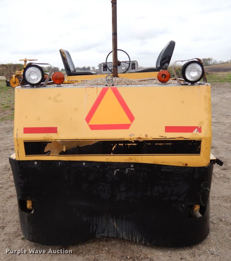 image for item HR9214 Hyster C530A  pneumatic roller