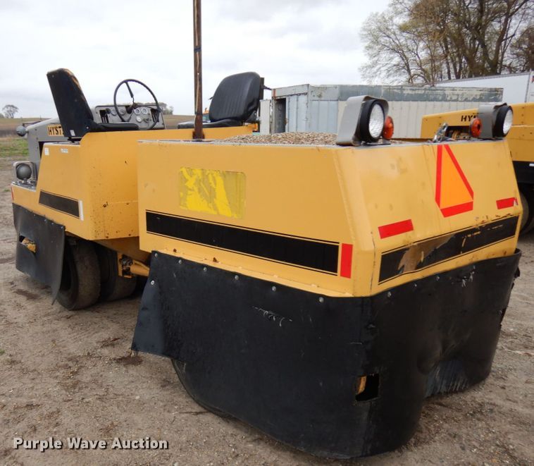 image for item HR9214 Hyster C530A  pneumatic roller