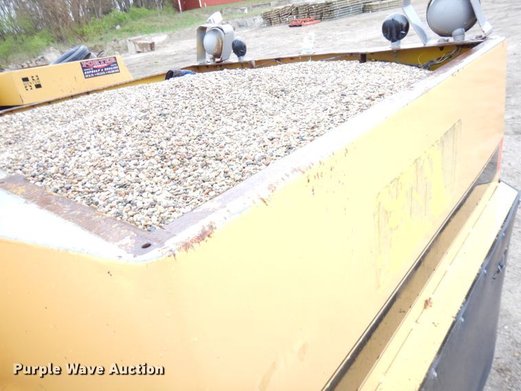 image for item HR9214 Hyster C530A  pneumatic roller