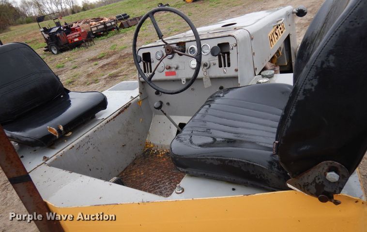 image for item HR9214 Hyster C530A  pneumatic roller