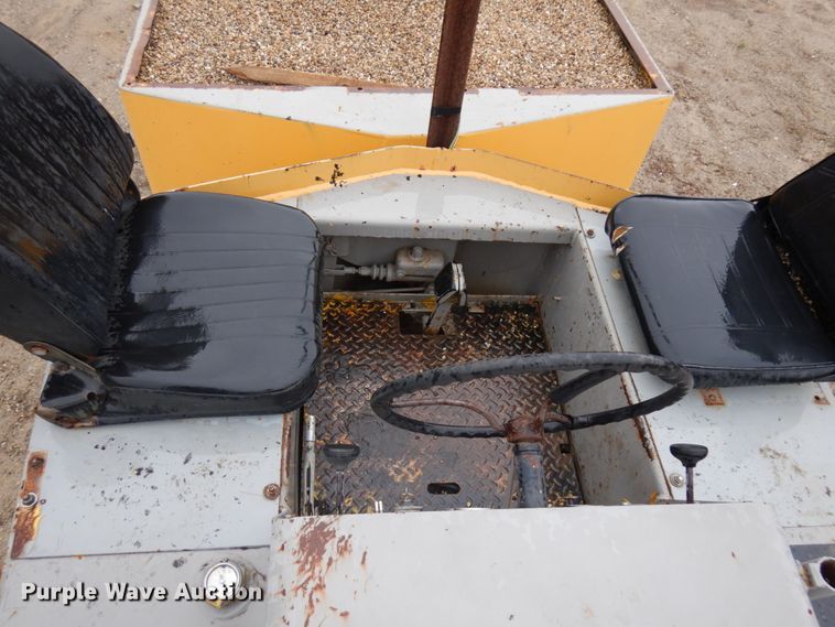 image for item HR9214 Hyster C530A  pneumatic roller