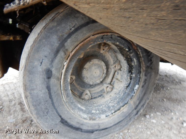 image for item HR9214 Hyster C530A  pneumatic roller