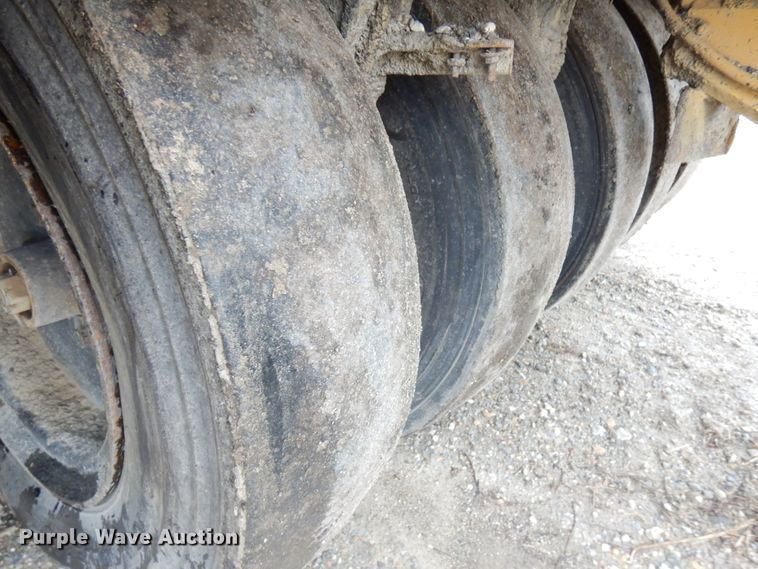 image for item HR9214 Hyster C530A  pneumatic roller