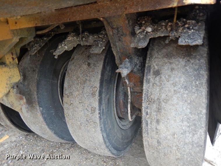 image for item HR9214 Hyster C530A  pneumatic roller