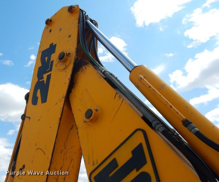 image for item HR9233 1994 JCB 214  backhoe