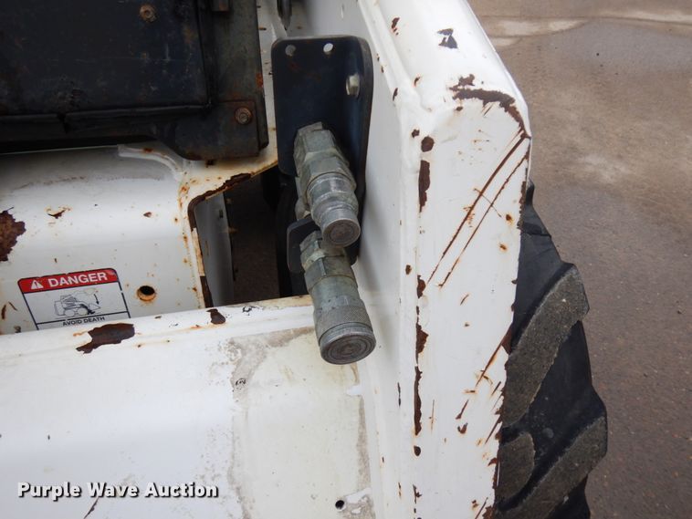 image for item HR9239 1998 Bobcat 763  skid steer loader