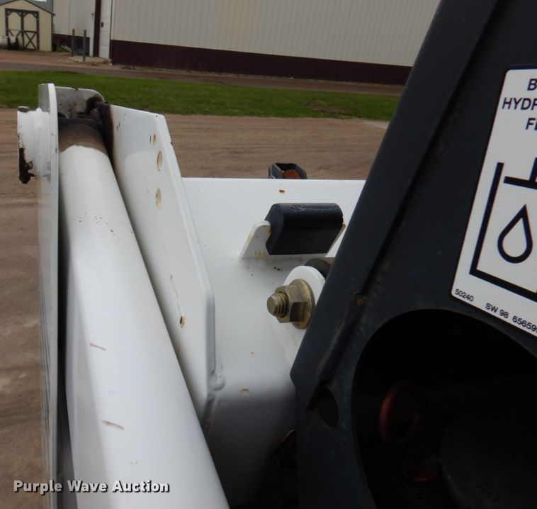 image for item HR9239 1998 Bobcat 763  skid steer loader