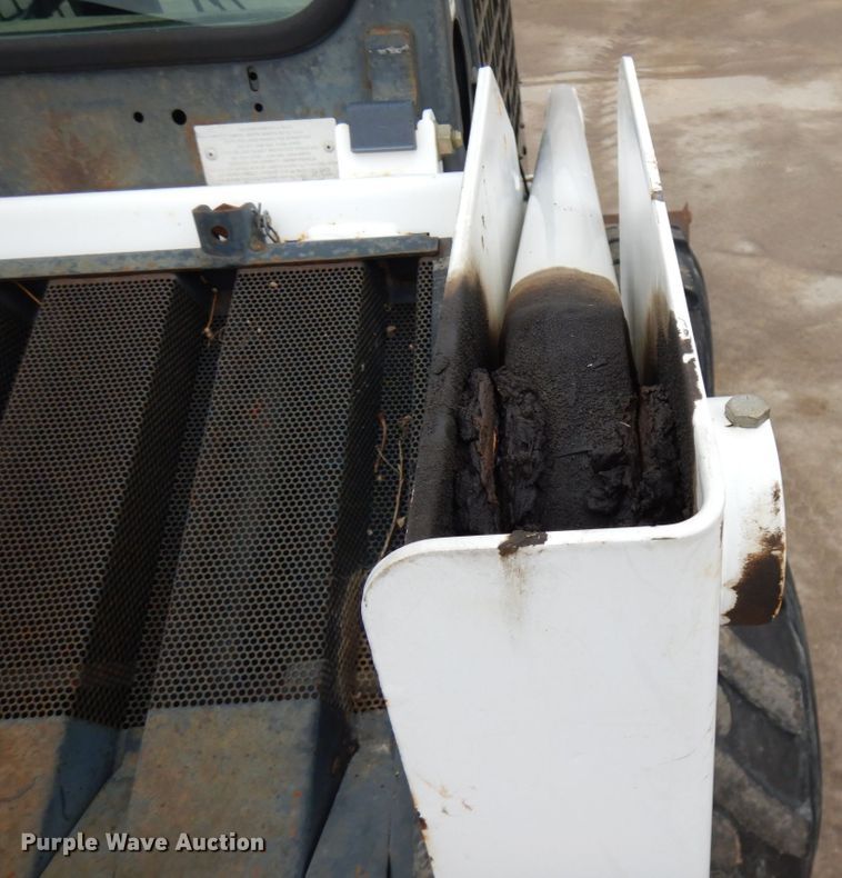 image for item HR9239 1998 Bobcat 763  skid steer loader