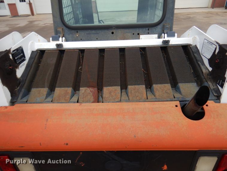 image for item HR9239 1998 Bobcat 763  skid steer loader