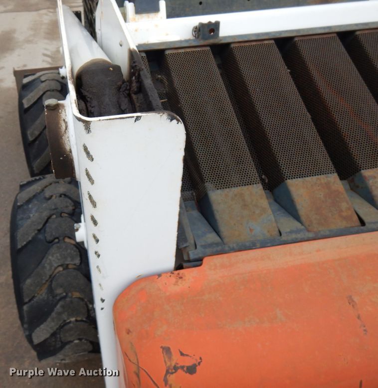 image for item HR9239 1998 Bobcat 763  skid steer loader
