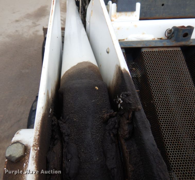 image for item HR9239 1998 Bobcat 763  skid steer loader