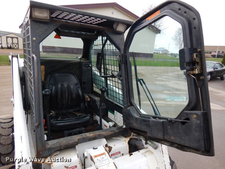 image for item HR9239 1998 Bobcat 763  skid steer loader