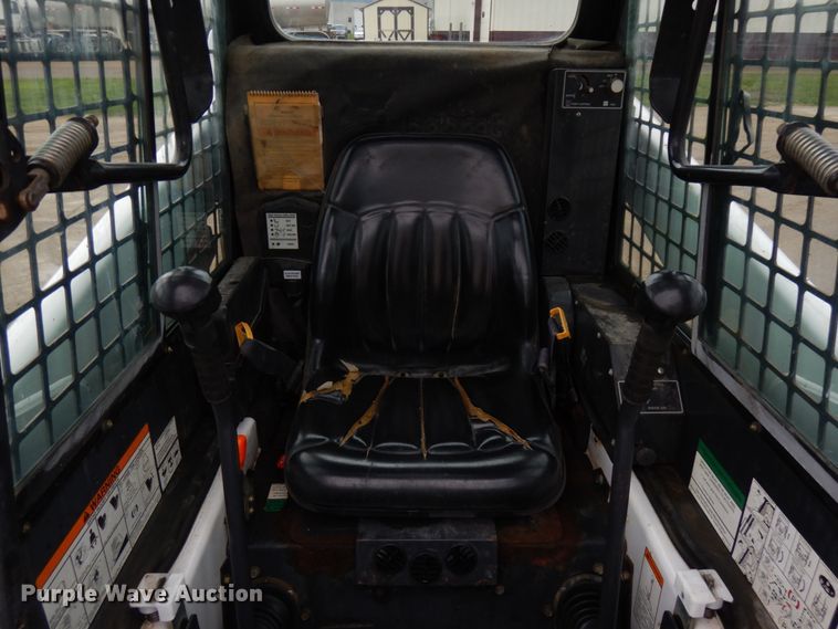 image for item HR9239 1998 Bobcat 763  skid steer loader