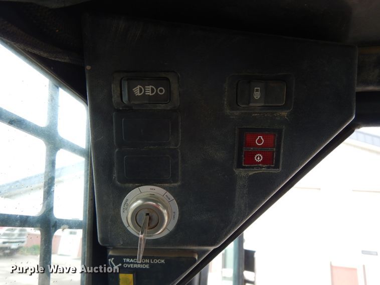 image for item HR9239 1998 Bobcat 763  skid steer loader