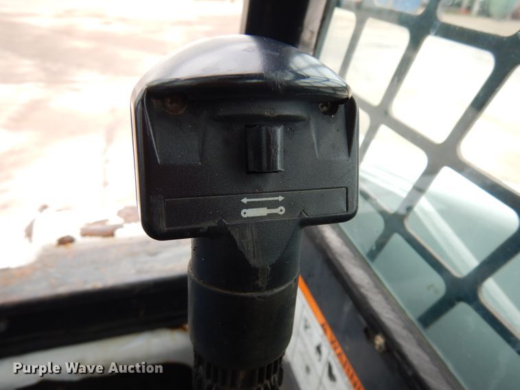 image for item HR9239 1998 Bobcat 763  skid steer loader