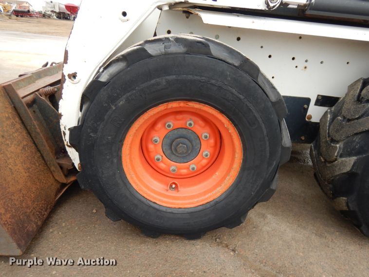 image for item HR9239 1998 Bobcat 763  skid steer loader