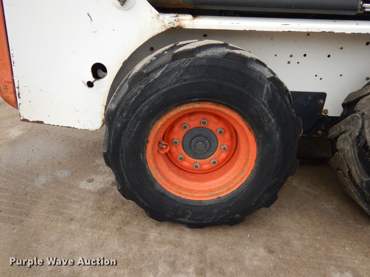 image for item HR9239 1998 Bobcat 763  skid steer loader